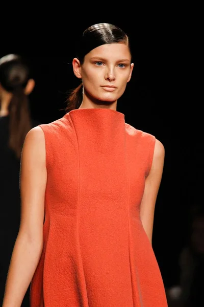 Look 13